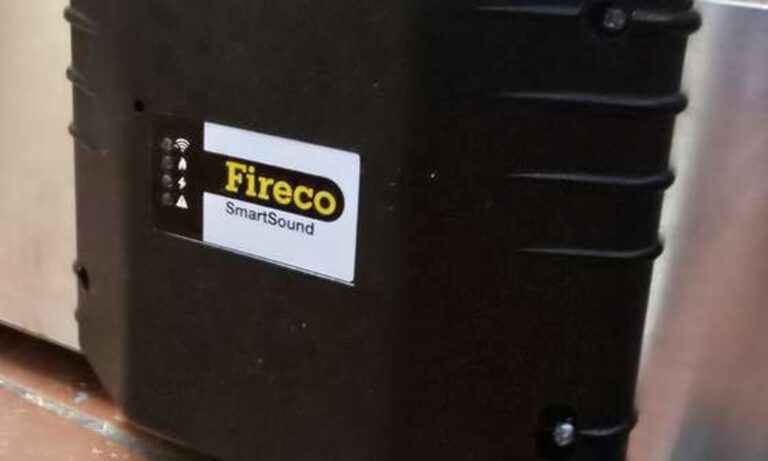 Fireco hold-open device fitted to a fire door